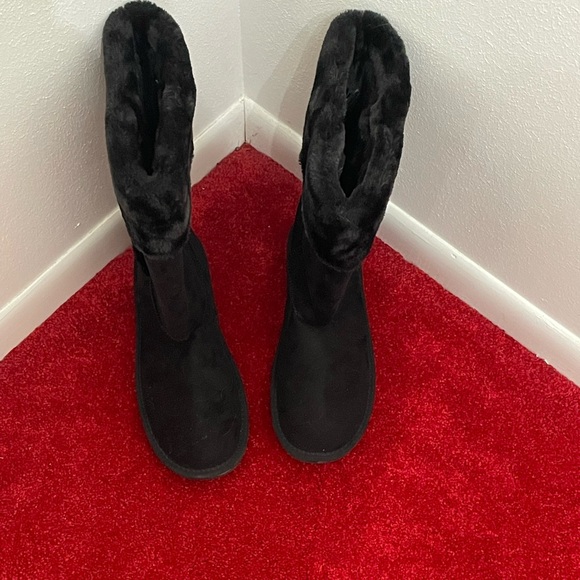 NWOB Arizona Jean Co Memory Foam Black Boots with Faux Fur Size 10 - Picture 3 of 9